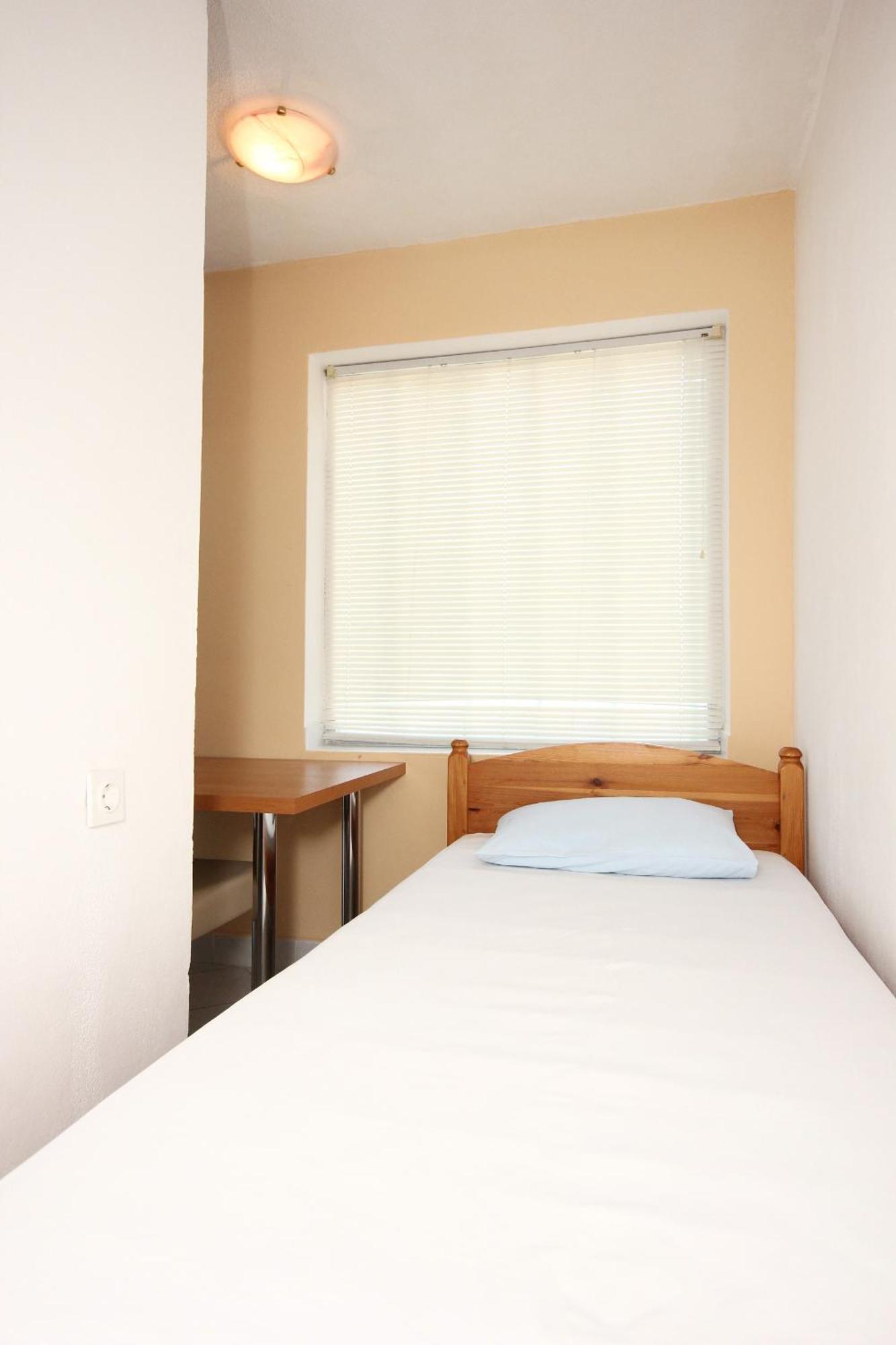 Apartments And Rooms With Parking Space Orebic, Peljesac - 10192 Room photo